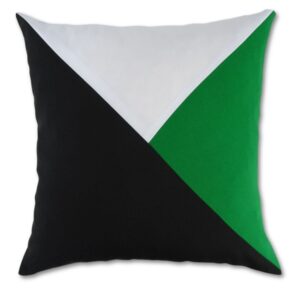 Poduszka w zielono biało czarne trójkąty