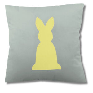 Poduszka z naszytym królikiem