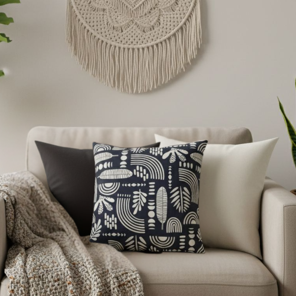 Poduszka dekoracyjna Boho wzór grafitowo- ecrue Velvet 45cm na 45cm - obrazek 2
